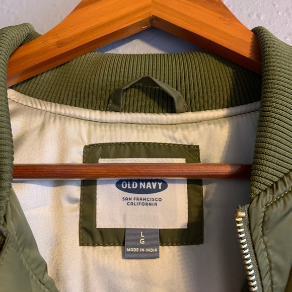 Old navy army green bomber jacket - Picture 3 of 6